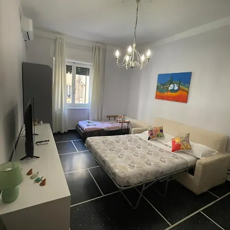 H2Ome Molo Porto Antico 公寓