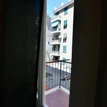 H2ome Molo, Posizione Area Porto Antico *