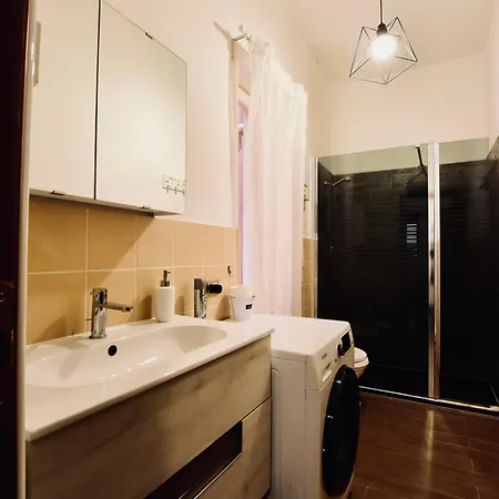 H2ome Molo, Posizione Area Porto Antico