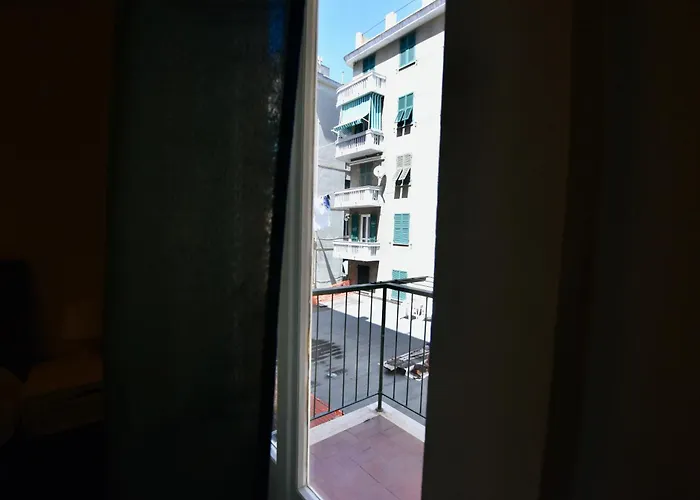 H2ome Molo, Posizione Area Porto Antico *