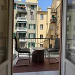 H2ome Molo, Posizione Area Porto Antico * Genua